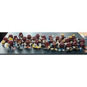 Vintage California Raisins 1986 thru 2001 figures lot of 30, Collection Hardees